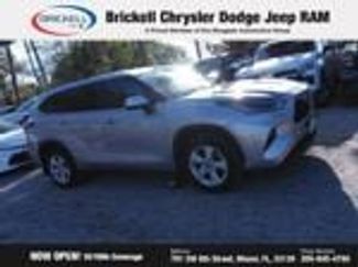 Used 2023 Toyota Highlander LE video 2
