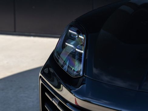 Certified 2025 Porsche Cayenne S AWD/4WD image 19