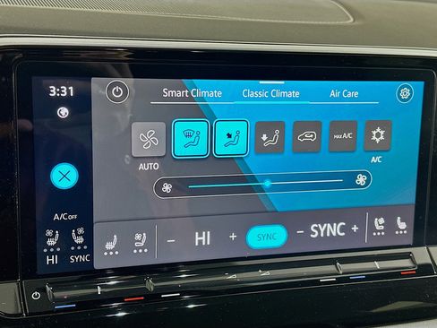 Used 2025 Volkswagen Atlas Cross Sport SE image 22