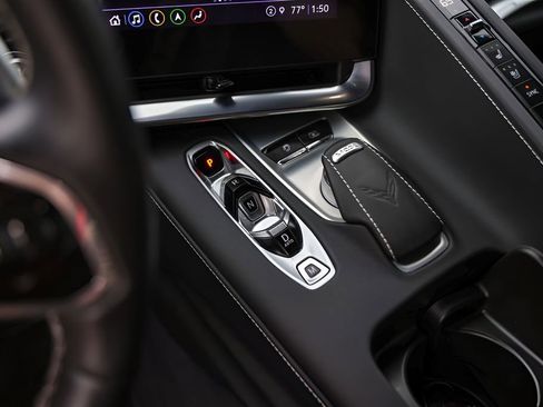 Used 2021 Chevrolet Corvette Stingray Preferred Cpe w/ Z51 Performance Package RWD image 17
