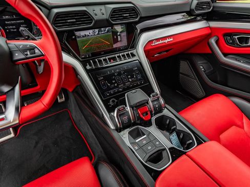 Used 2020 Lamborghini Urus AWD/4WD image 28