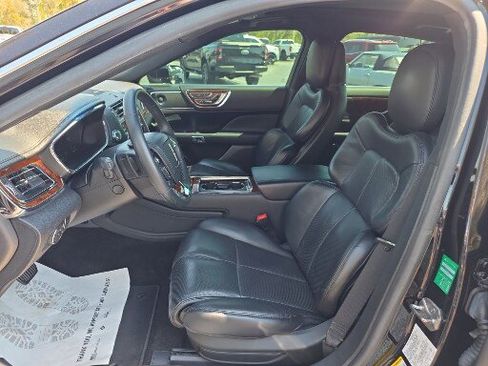 Used 2019 Lincoln Continental Reserve image 6