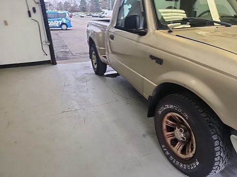 Used 2000 Ford Ranger XL image 1