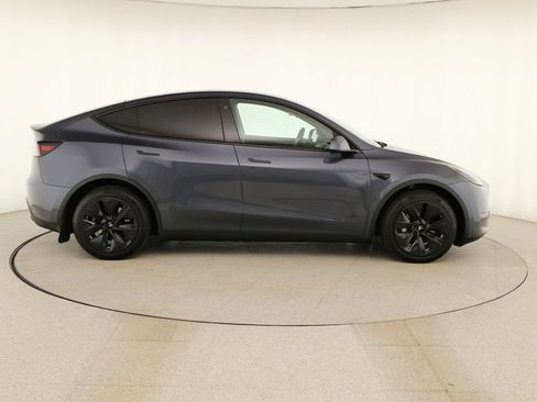 Used 2023 Tesla Model Y Long Range AWD/4WD image 8