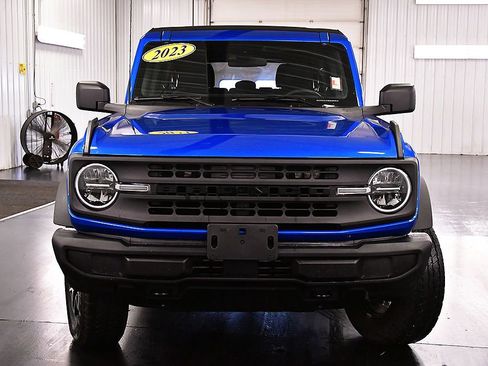 Used 2023 Ford Bronco 4-Door AWD/4WD image 2