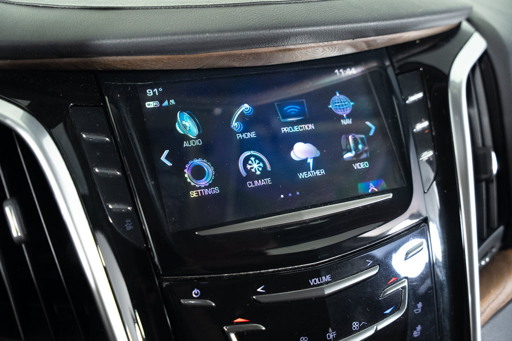 Used 2020 Cadillac Escalade Premium Luxury RWD image 30
