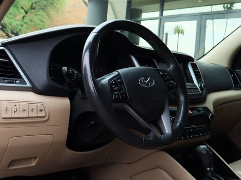 Used 2018 Hyundai Tucson Limited w/ Ultimate Package 02 image 40