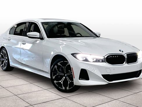 Used 2025 BMW 330i Sedan w/ Convenience Package image 2