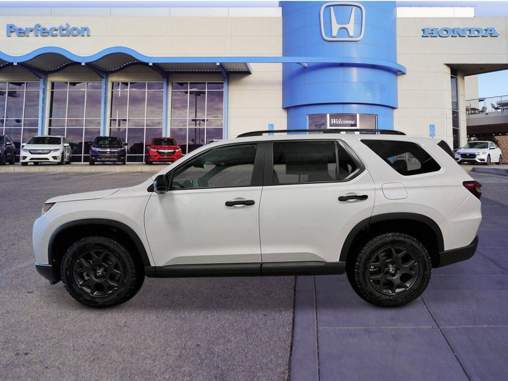 New 2026 Honda Pilot TrailSport image 2