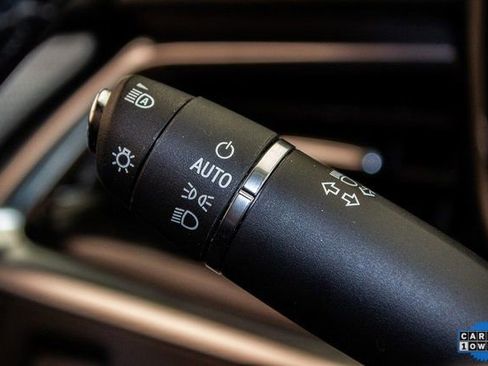 Used 2025 Cadillac XT5 Premium Luxury image 24