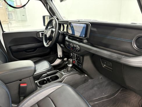 Used 2024 Jeep Wrangler Unlimited Rubicon 4xe image 24