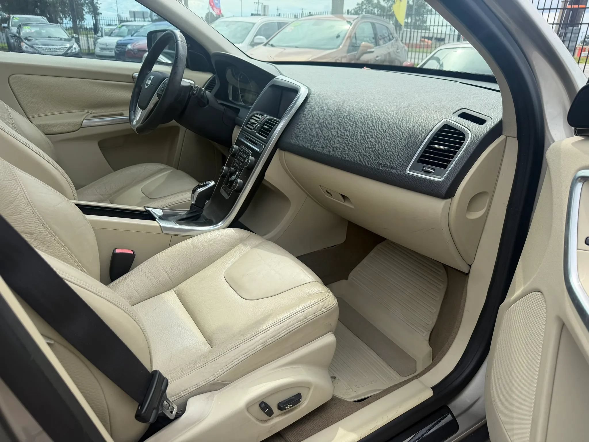 Used 2014 Volvo XC60 3.2 FWD image 9