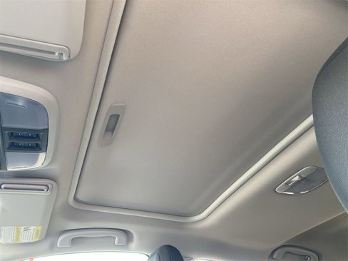 New 2025 Subaru Crosstrek 2.0i Premium image 18