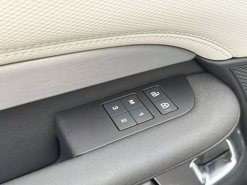 New 2026 Land Rover Discovery Limited Edition AWD/4WD image 21