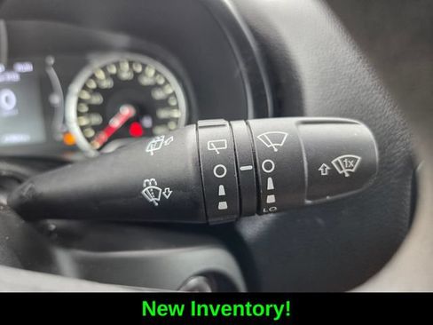 Certified 2023 Jeep Renegade Latitude AWD/4WD image 29
