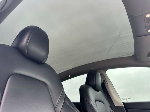 Used 2025 Tesla Model Y Long Range RWD image 20