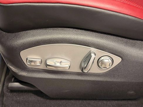 Used 2025 Porsche Macan S AWD/4WD image 28
