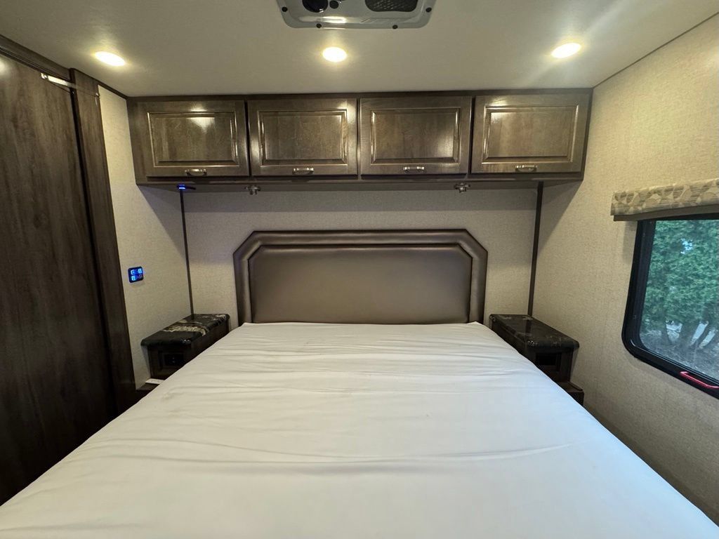 Used 2017 Ford E-450 and Econoline 450 Super Duty w/ Motorhome Prep Package RWD image 39