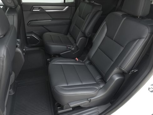 New 2026 GMC Acadia Elevation w/ Elevation Premium Package FWD image 25