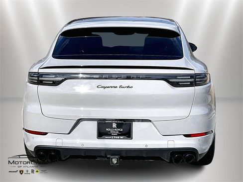 Used 2020 Porsche Cayenne Turbo image 4