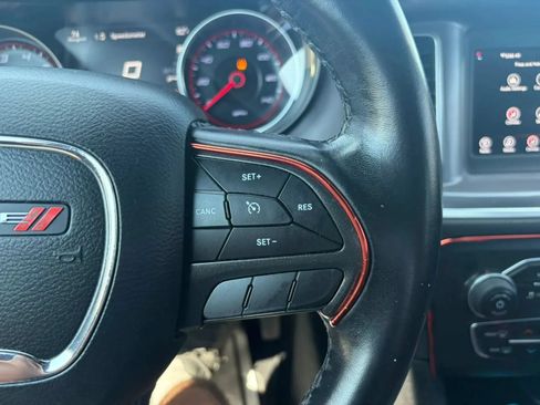 Used 2019 Dodge Charger SXT RWD image 18