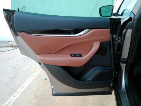 Used 2022 Maserati Levante GT image 19