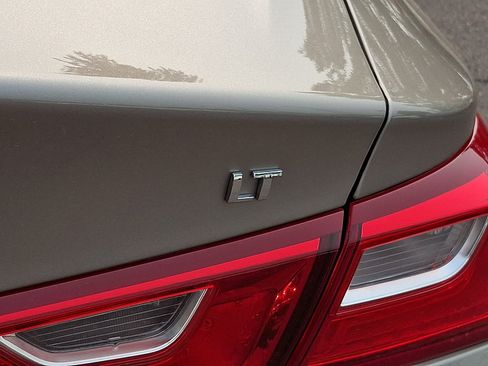 Used 2024 Chevrolet Malibu LT FWD image 31