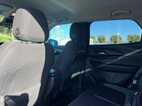 Used 2025 Chevrolet TrailBlazer LT AWD/4WD image 21