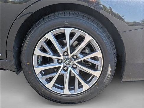 Used 2022 Lexus ES 300h w/ Accessory Package 2 FWD image 23