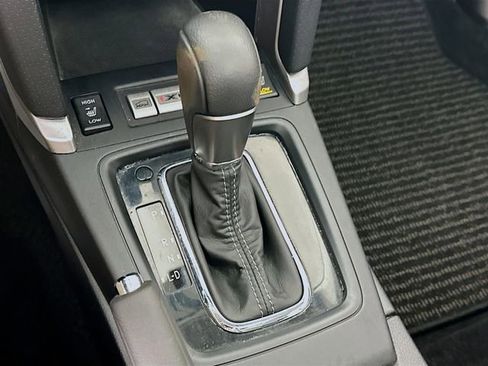 Used 2017 Subaru Forester 2.5i Touring w/ Popular Package #2 image 17