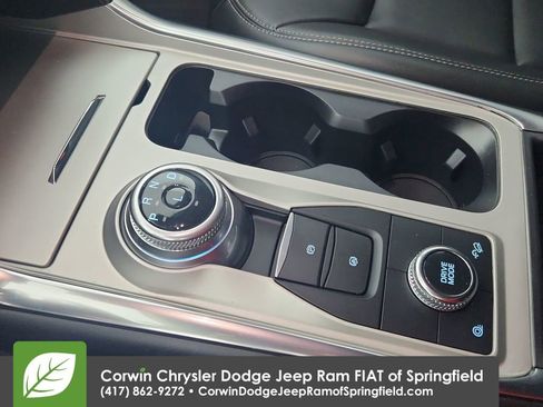 Used 2022 Ford Explorer XLT w/ Equipment Group 202A image 19