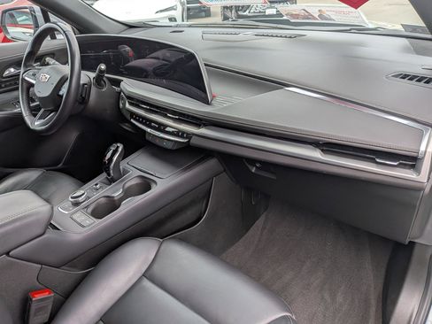 Certified 2024 Cadillac XT4 Premium Luxury AWD/4WD image 29
