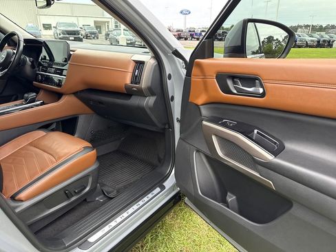 Used 2022 Nissan Pathfinder Platinum w/ Cargo Package FWD image 54