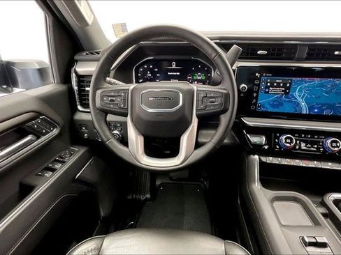 Used 2025 GMC Sierra 3500 Denali w/ Denali Reserve Package AWD/4WD image 4