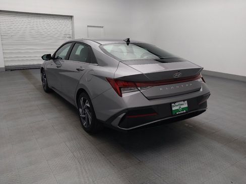 Used 2025 Hyundai Elantra SEL FWD image 5