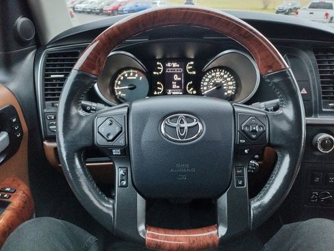 Used 2018 Toyota Sequoia Platinum w/ Preferred Accessory Package image 6