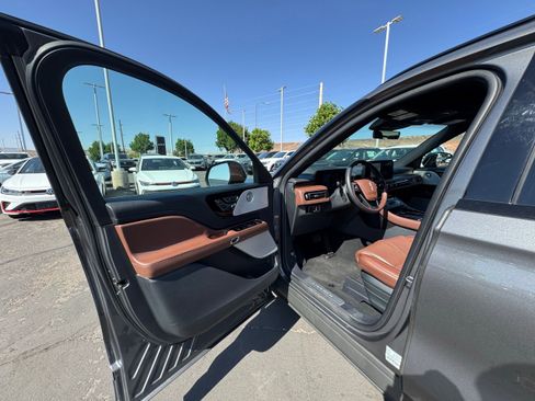 Used 2025 Lincoln Aviator Reserve w/ Equipment Group 201A AWD/4WD image 15