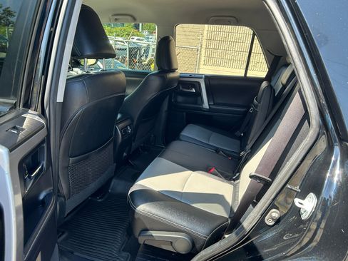 Used 2020 Toyota 4Runner SR5 Premium image 12