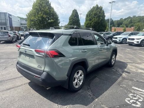 Used 2021 Toyota RAV4 XLE w/ Convenience Package AWD/4WD image 6