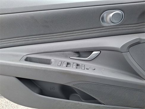 Certified 2023 Hyundai Elantra SEL w/ Convenience Package image 12