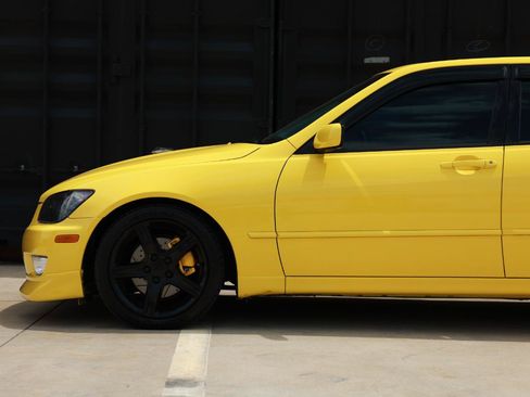 Used 2003 Lexus IS 300 w/ Power & Leather Pkg RWD image 25