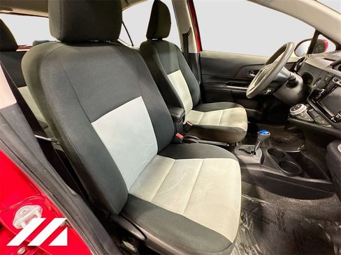 Used 2017 Toyota Prius C Three image 30