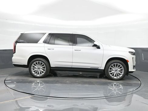 Used 2023 Cadillac Escalade Premium Luxury w/ Performance Package image 10