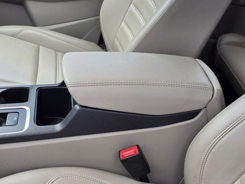 Used 2019 Ford Escape SEL FWD image 9