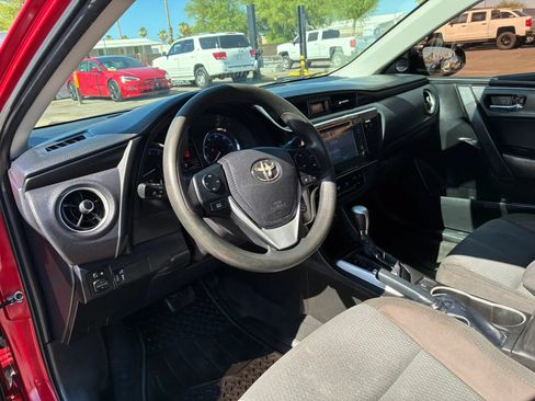 Used 2017 Toyota Corolla SE FWD image 16