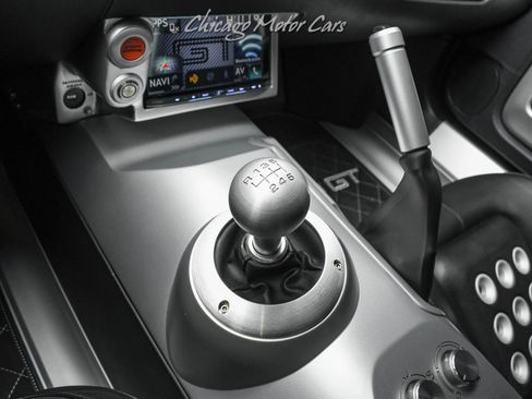 Used 2005 Ford GT RWD image 16