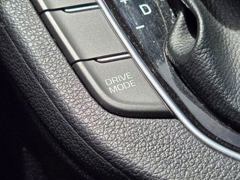 Used 2020 Hyundai Elantra GT FWD image 32