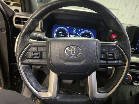Used 2024 Toyota Tacoma TRD Off-Road AWD/4WD image 17