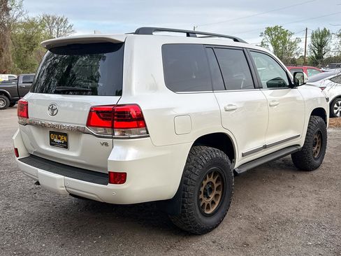 Used 2019 Toyota Land Cruiser w/ Preferred Accessory Package image 13
