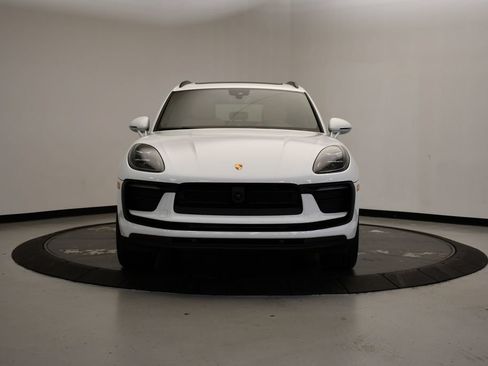 Certified 2026 Porsche Macan AWD/4WD image 10